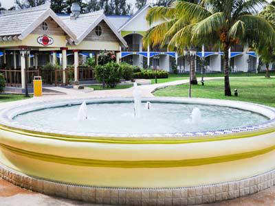 Breezes Runaway Bay Resort And Golf Club Exterior photo